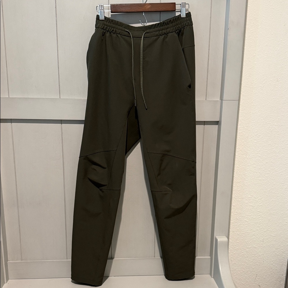 lululemon athletica Men's Olive Joggers